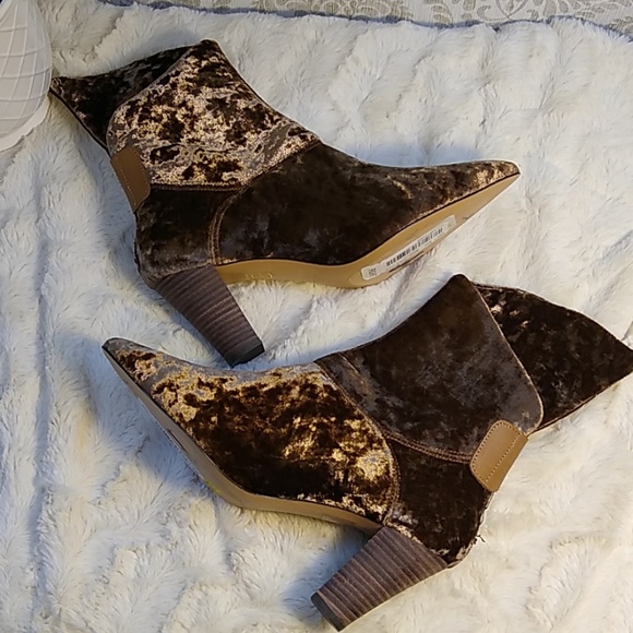 NWOB Free People Velvet Asymmetrical Button Boots - Picture 2 of 4